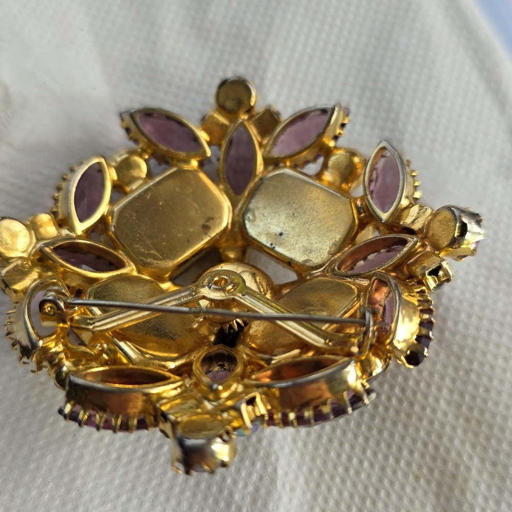 Vintage Gold and Purple Brooch, Rhinestone Jewlery - Picture 5 of 8